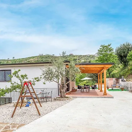 Holiday home Gorgeous In With Wifi Laureana Cilento