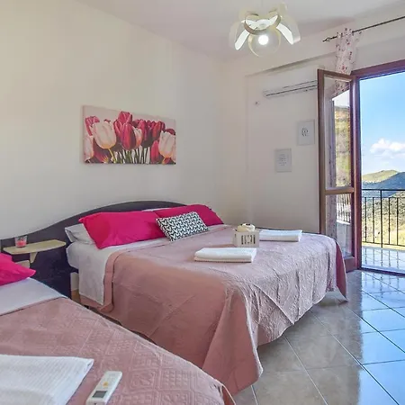 Gorgeous In With Wifi Holiday home Laureana Cilento