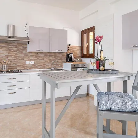 Gorgeous In With Wifi Holiday home Laureana Cilento